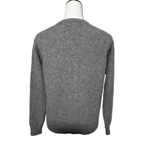 100% Cashmere Geoffrey Beene Gray V-Neck Sweater - Picture 2 of 9